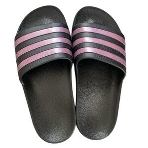 Adidas Adilette Aqua Slide
Sandal Women Black/Purple Metal